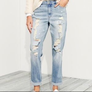 Hollister Vintage Boyfriend Distressed Denim - 27
